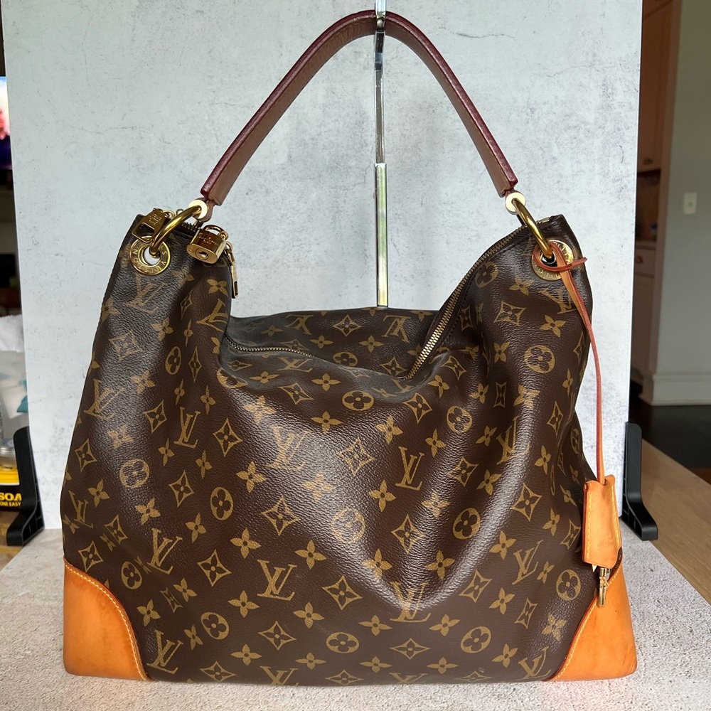 Louis Vuitton Berri MM